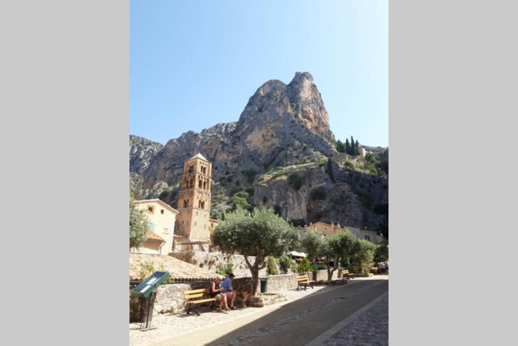 Lou Paradiu Du Verdon Allemagne-en-Provence Exterior foto